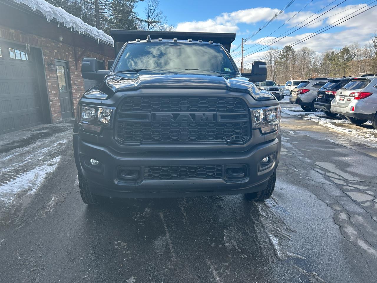 RAM 5500 Regular Cab SWB 4WD DRW 2023