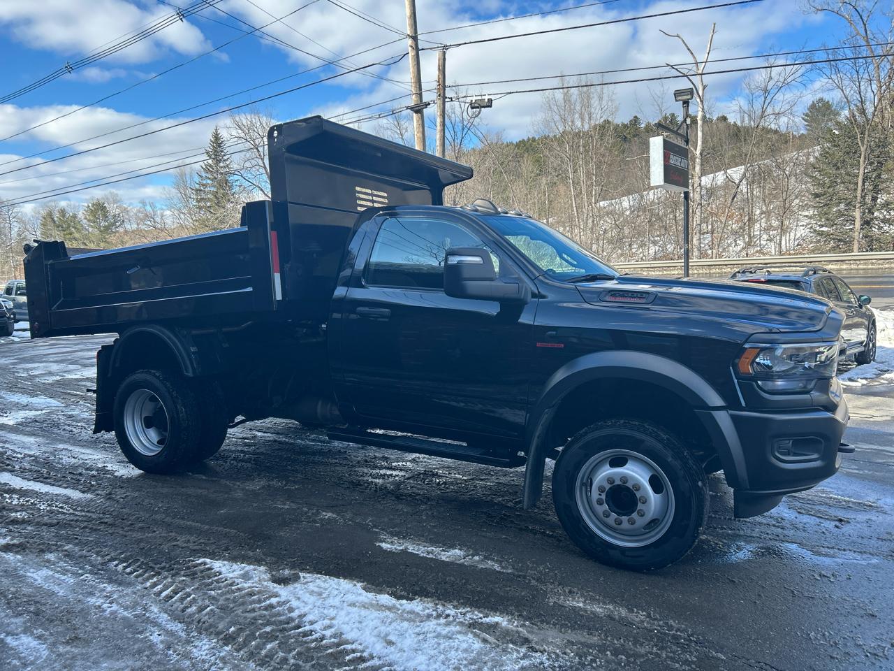 RAM 5500 Regular Cab SWB 4WD DRW 2023