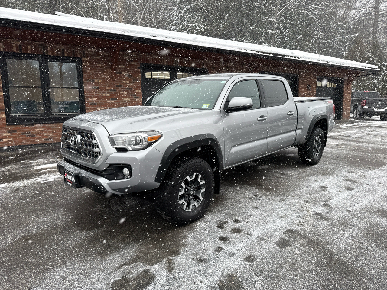 2017 Toyota Tacoma TRD Off Road Double Cab 6' Bed V6 4x4 AT (Natl)