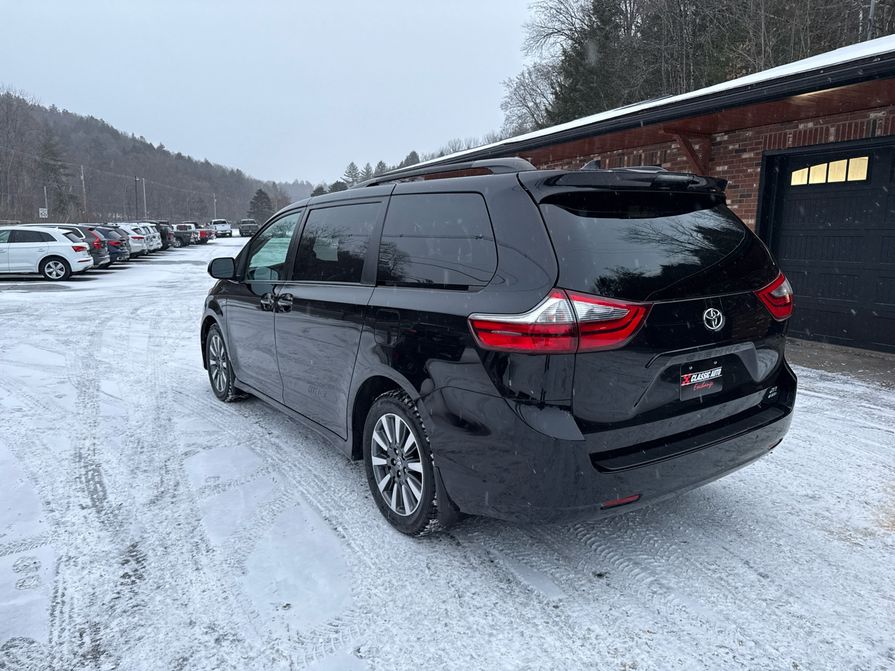 Toyota Sienna XLE 7-Passenger AWD 2020