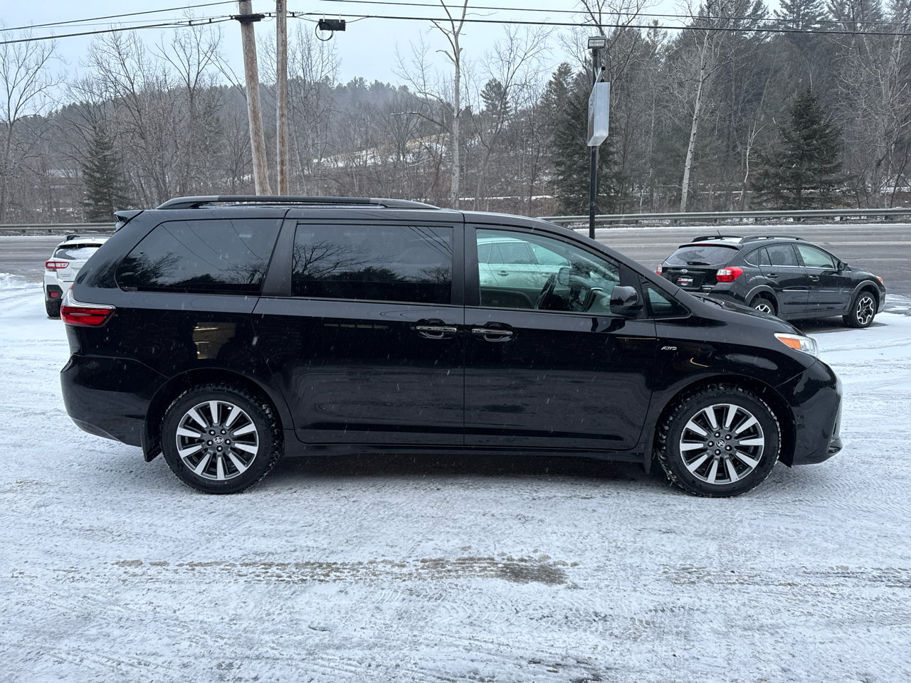 Toyota Sienna XLE 7-Passenger AWD 2020