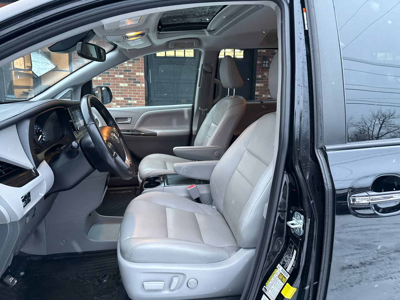 Toyota Sienna XLE 7-Passenger AWD 2020
