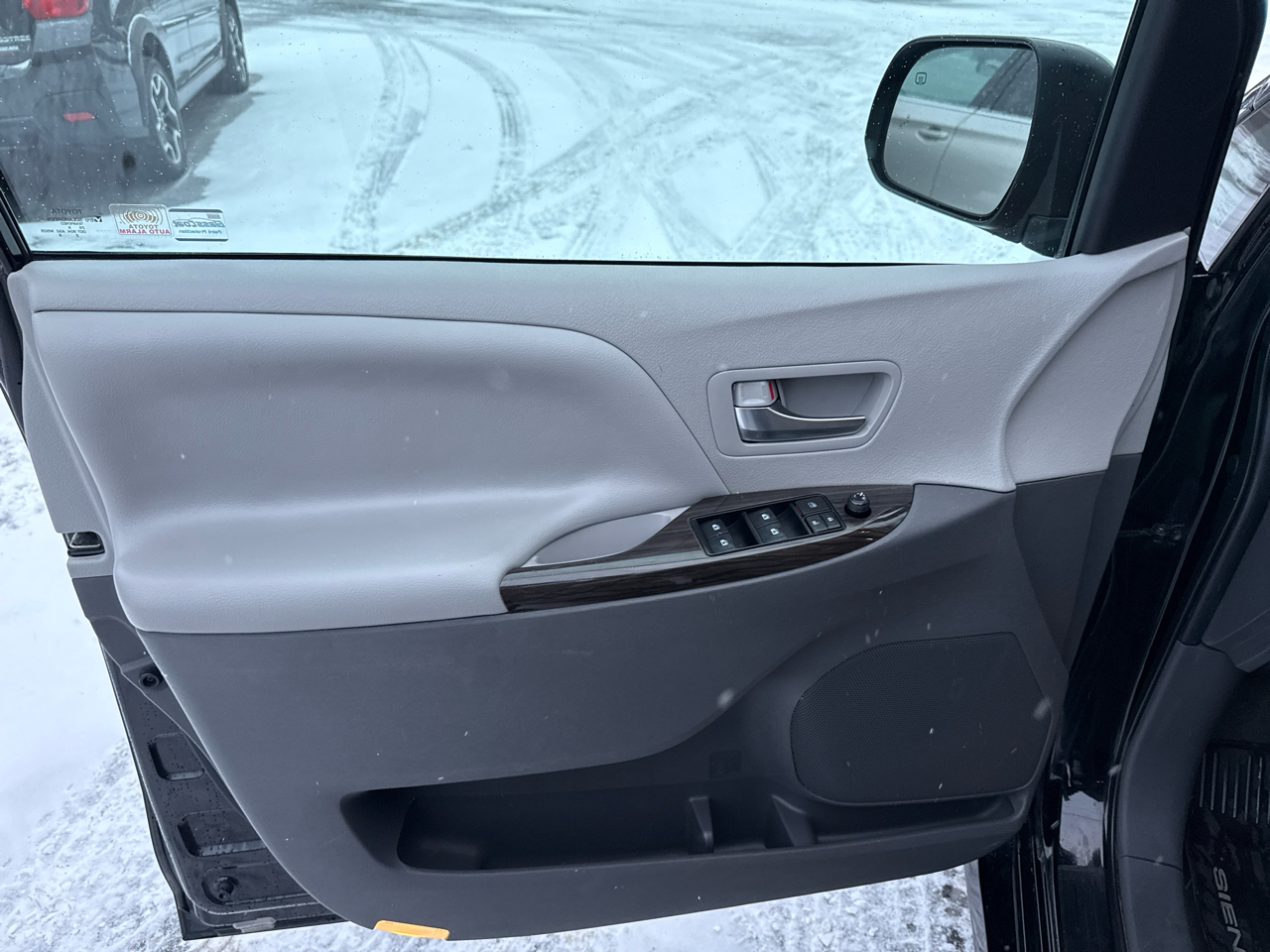 Toyota Sienna XLE 7-Passenger AWD 2020