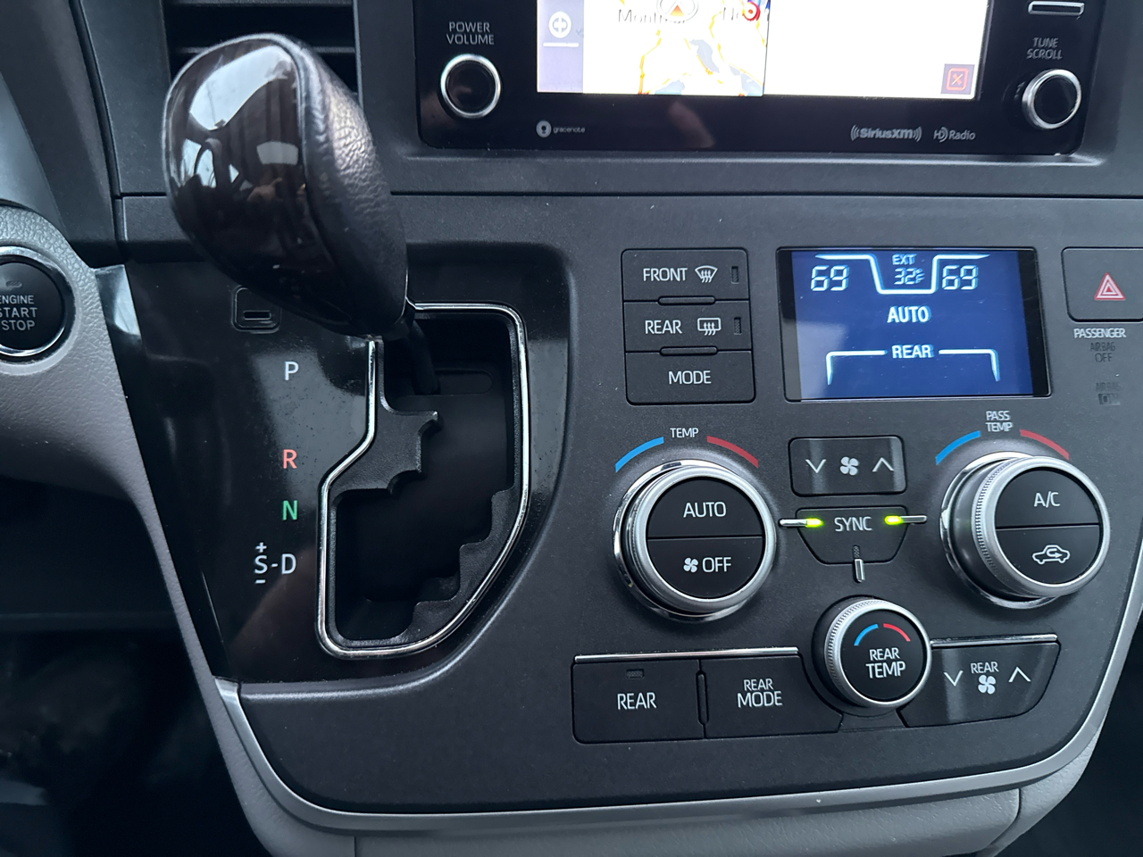 Toyota Sienna XLE 7-Passenger AWD 2020