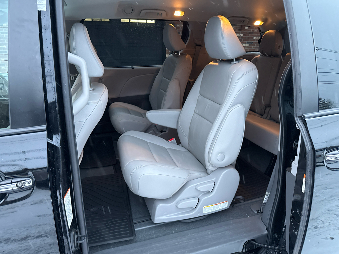 Toyota Sienna XLE 7-Passenger AWD 2020