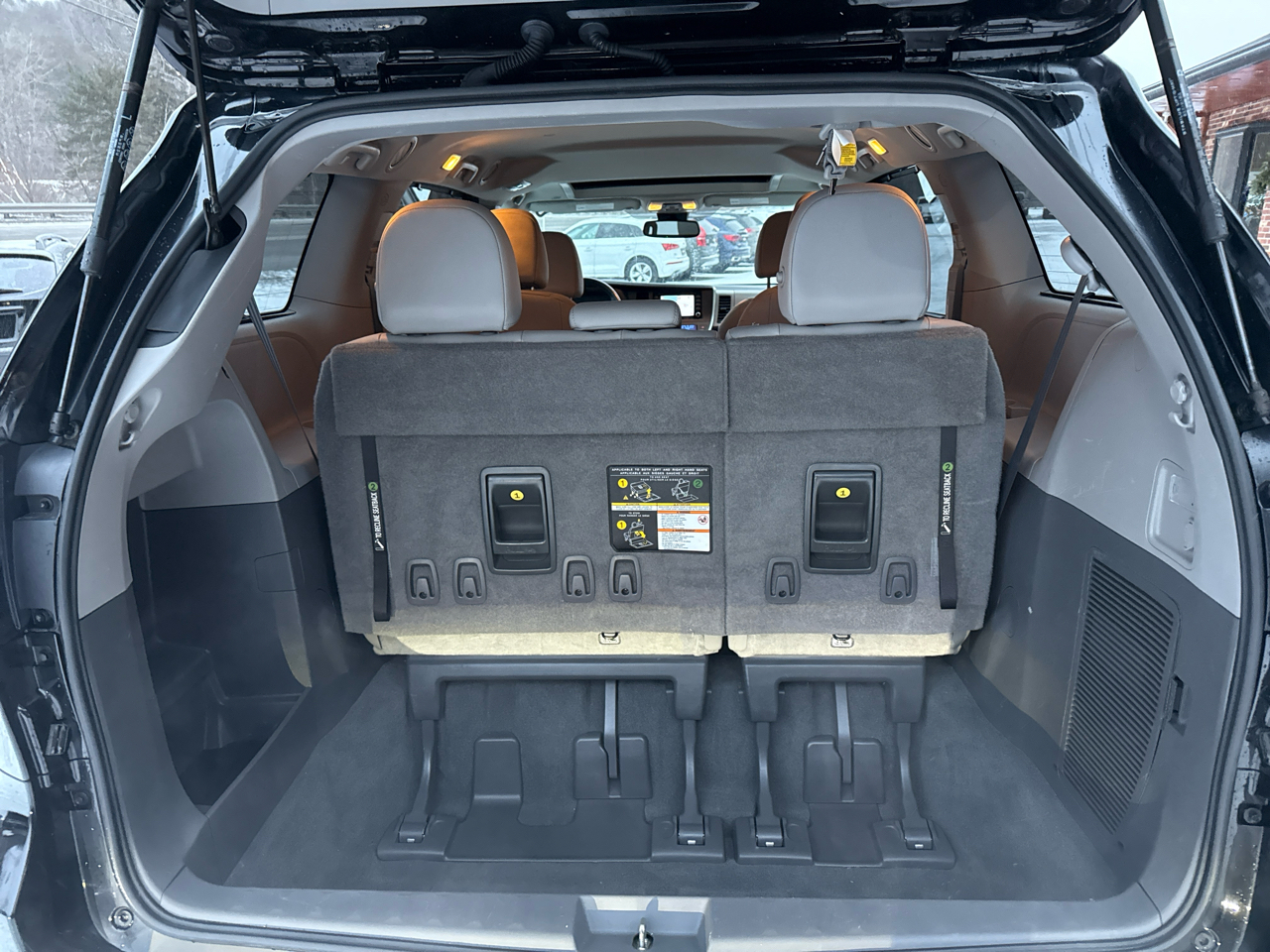 Toyota Sienna XLE 7-Passenger AWD 2020