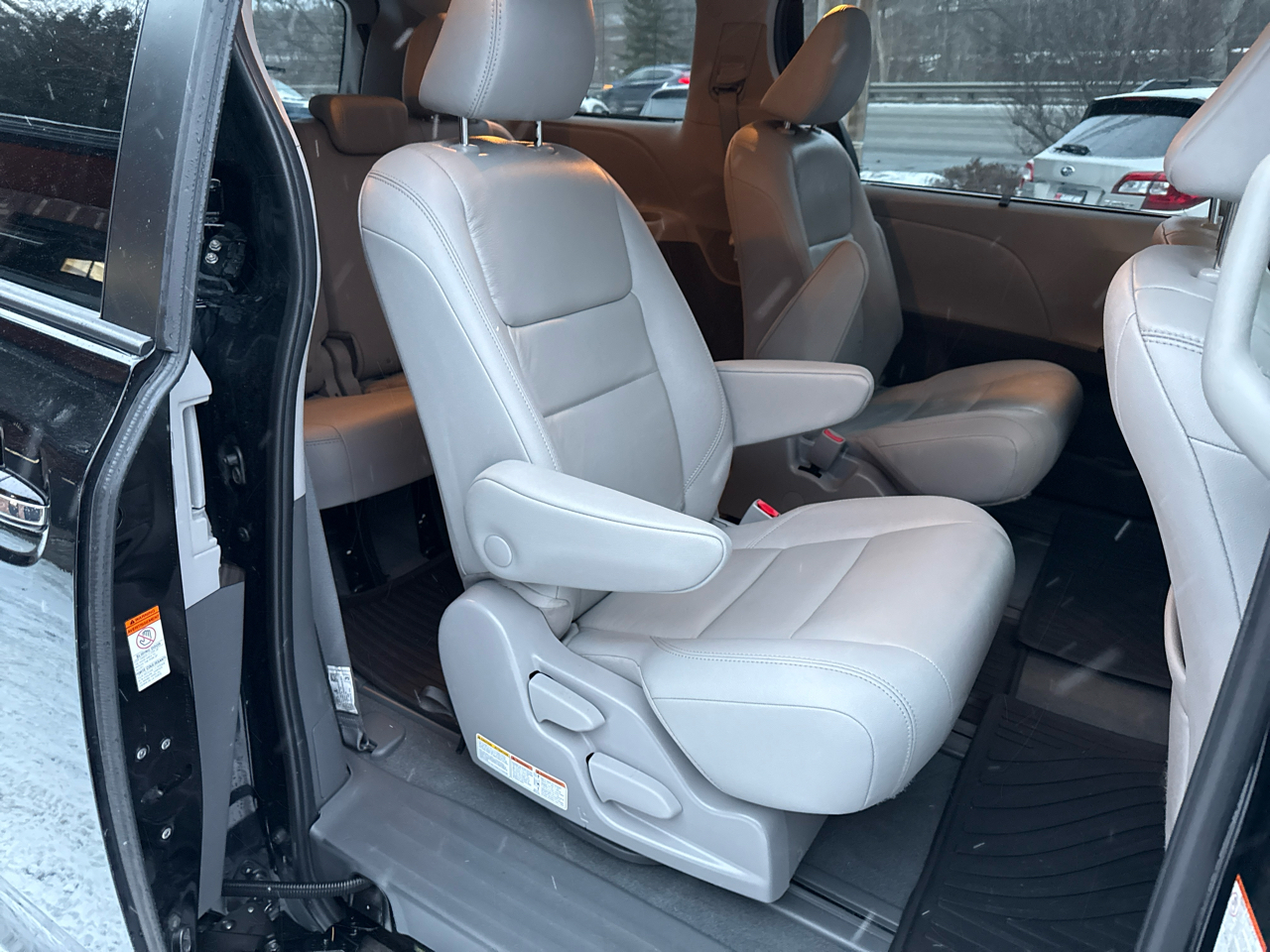 Toyota Sienna XLE 7-Passenger AWD 2020