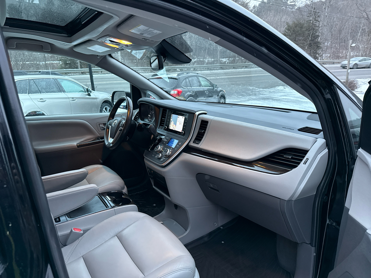 Toyota Sienna XLE 7-Passenger AWD 2020