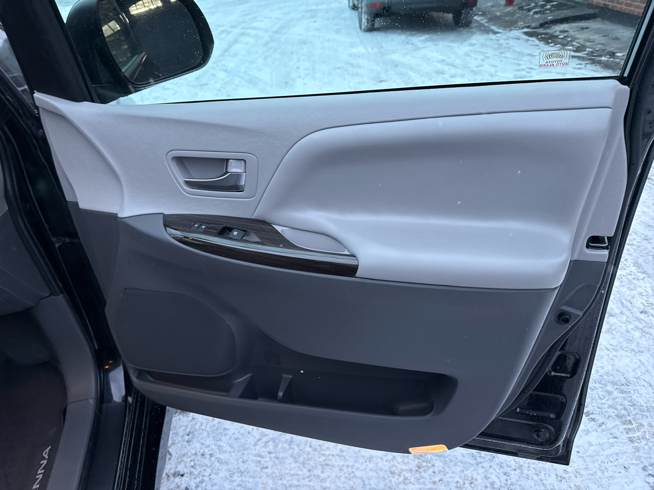 Toyota Sienna XLE 7-Passenger AWD 2020