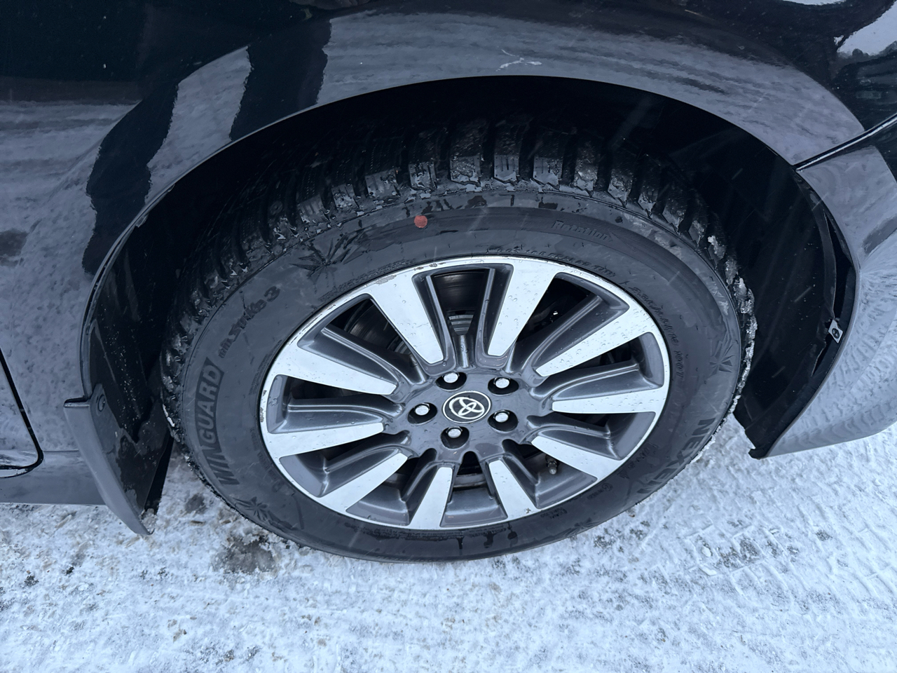 Toyota Sienna XLE 7-Passenger AWD 2020