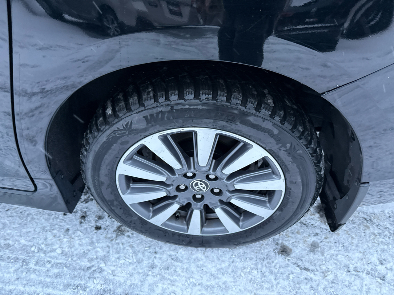 Toyota Sienna XLE 7-Passenger AWD 2020