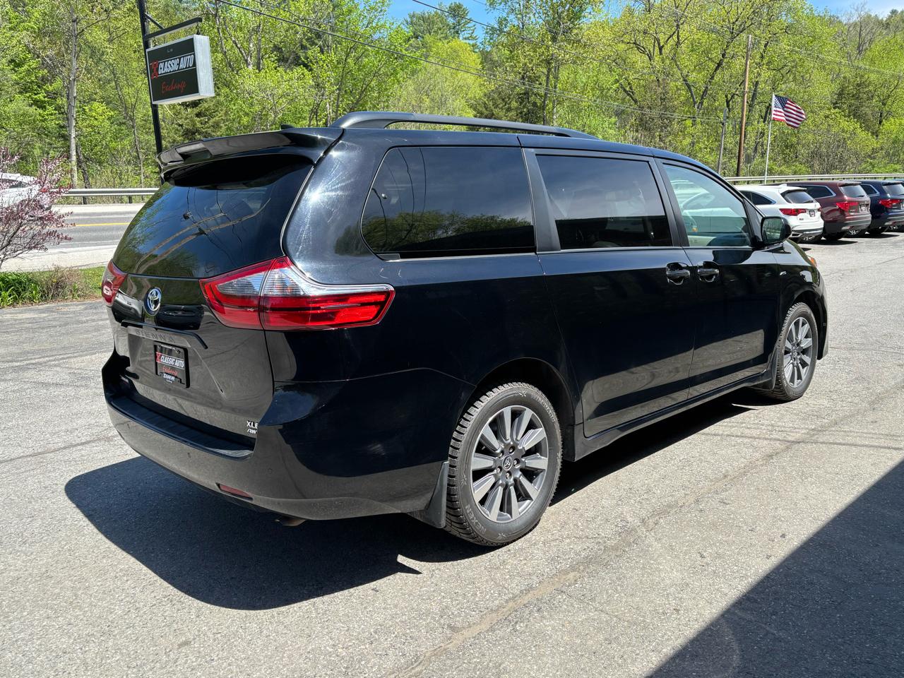 Toyota Sienna XLE 7-Passenger AWD 2020