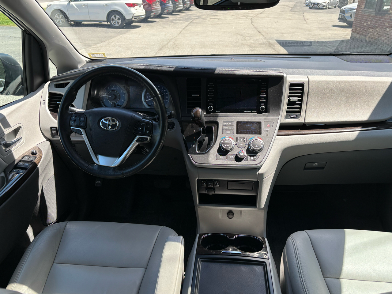 Toyota Sienna XLE 7-Passenger AWD 2020