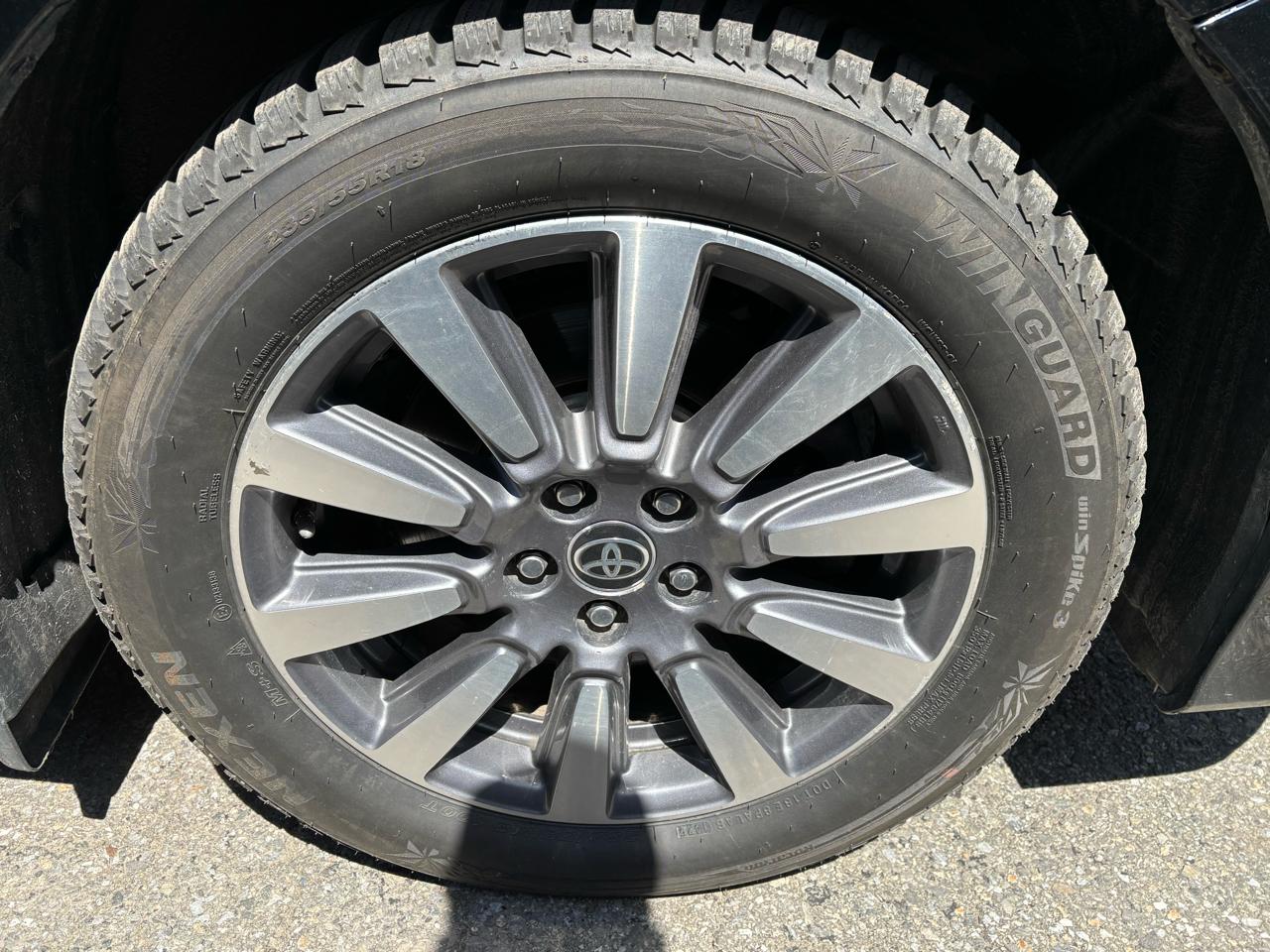 Toyota Sienna XLE 7-Passenger AWD 2020
