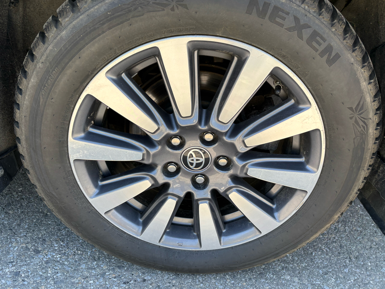 Toyota Sienna XLE 7-Passenger AWD 2020