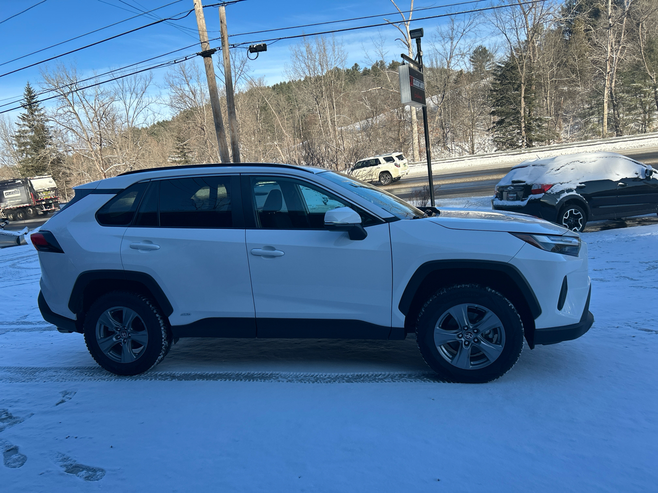 Toyota RAV4 Hybrid XLE 2022