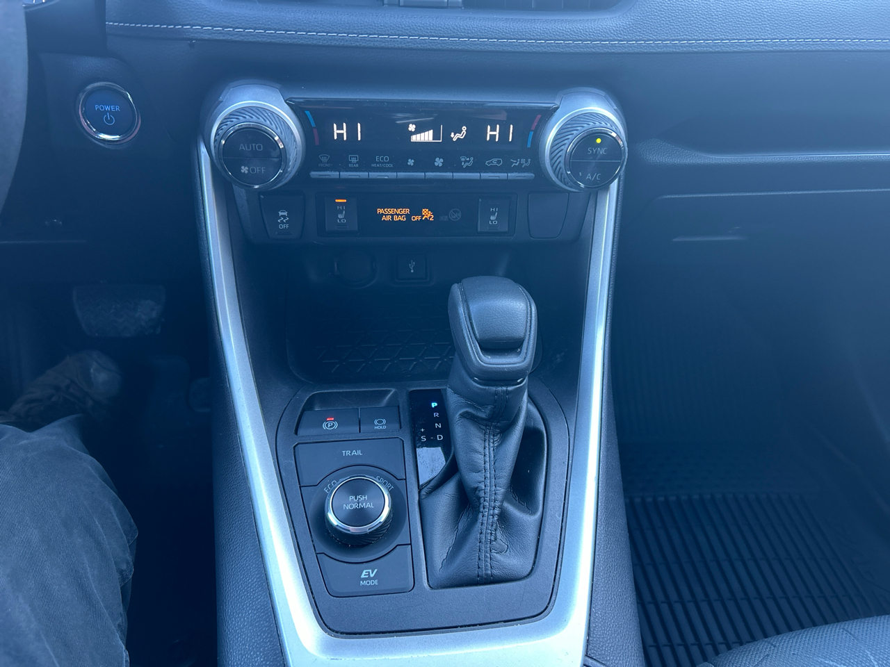 Toyota RAV4 Hybrid XLE 2022