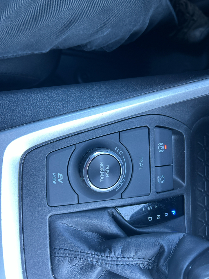 Toyota RAV4 Hybrid XLE 2022