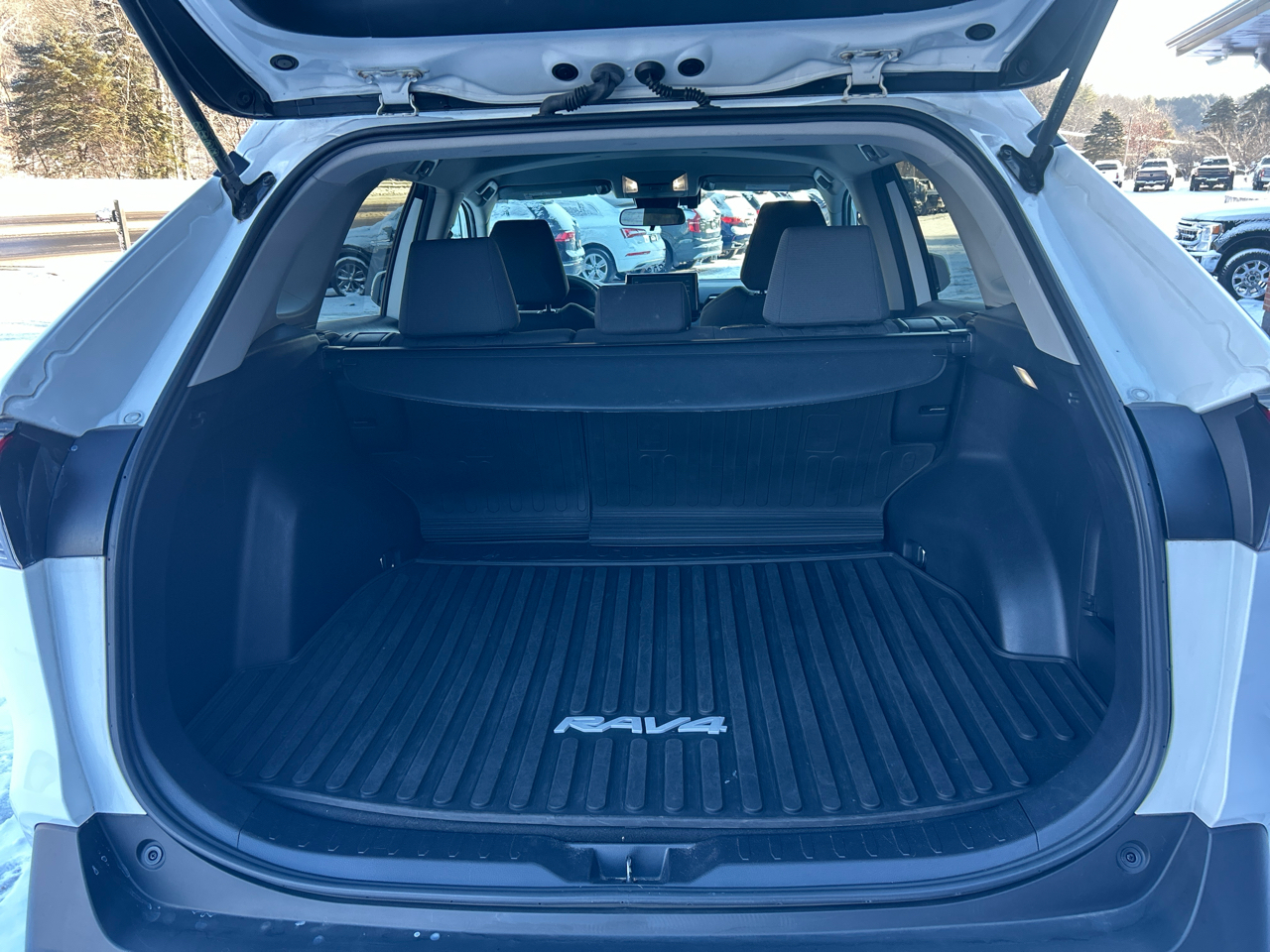 Toyota RAV4 Hybrid XLE 2022