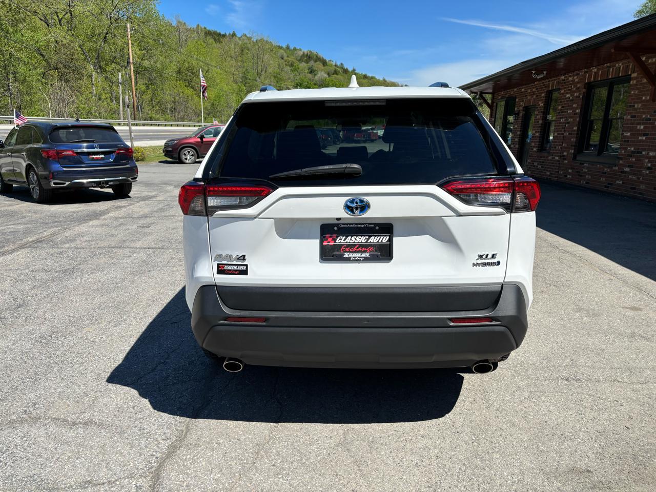 Toyota RAV4 Hybrid XLE 2022