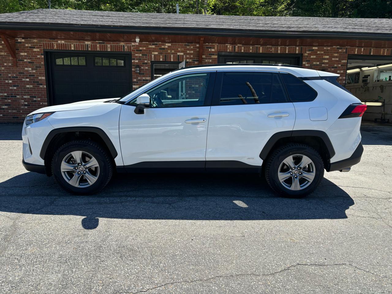 Toyota RAV4 Hybrid XLE 2022