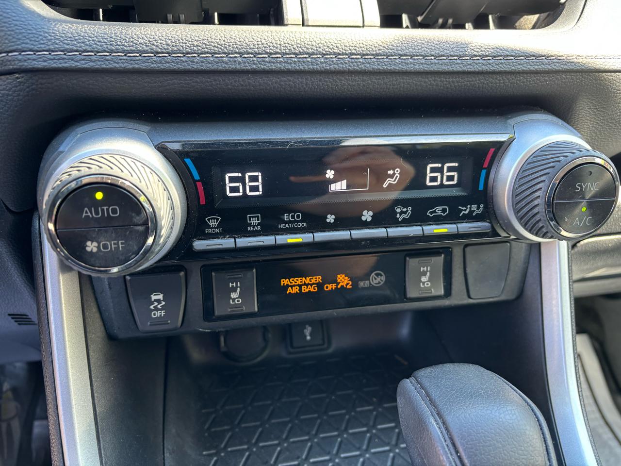 Toyota RAV4 Hybrid XLE 2022