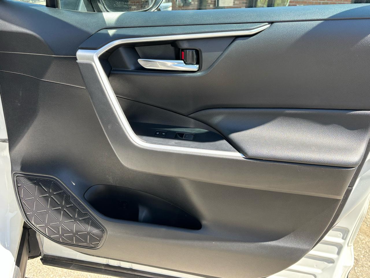 Toyota RAV4 Hybrid XLE 2022