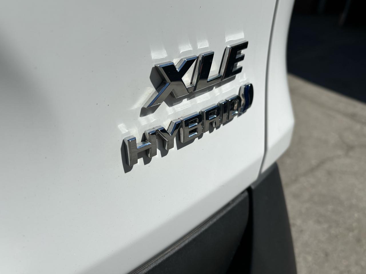 Toyota RAV4 Hybrid XLE 2022