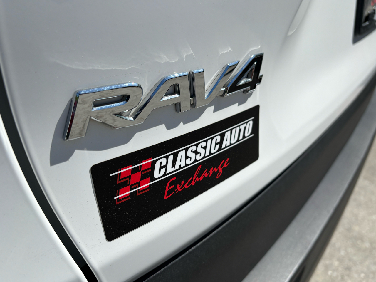 Toyota RAV4 Hybrid XLE 2022
