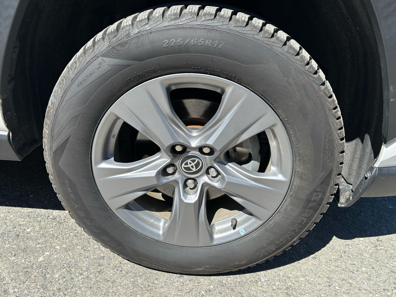 Toyota RAV4 Hybrid XLE 2022