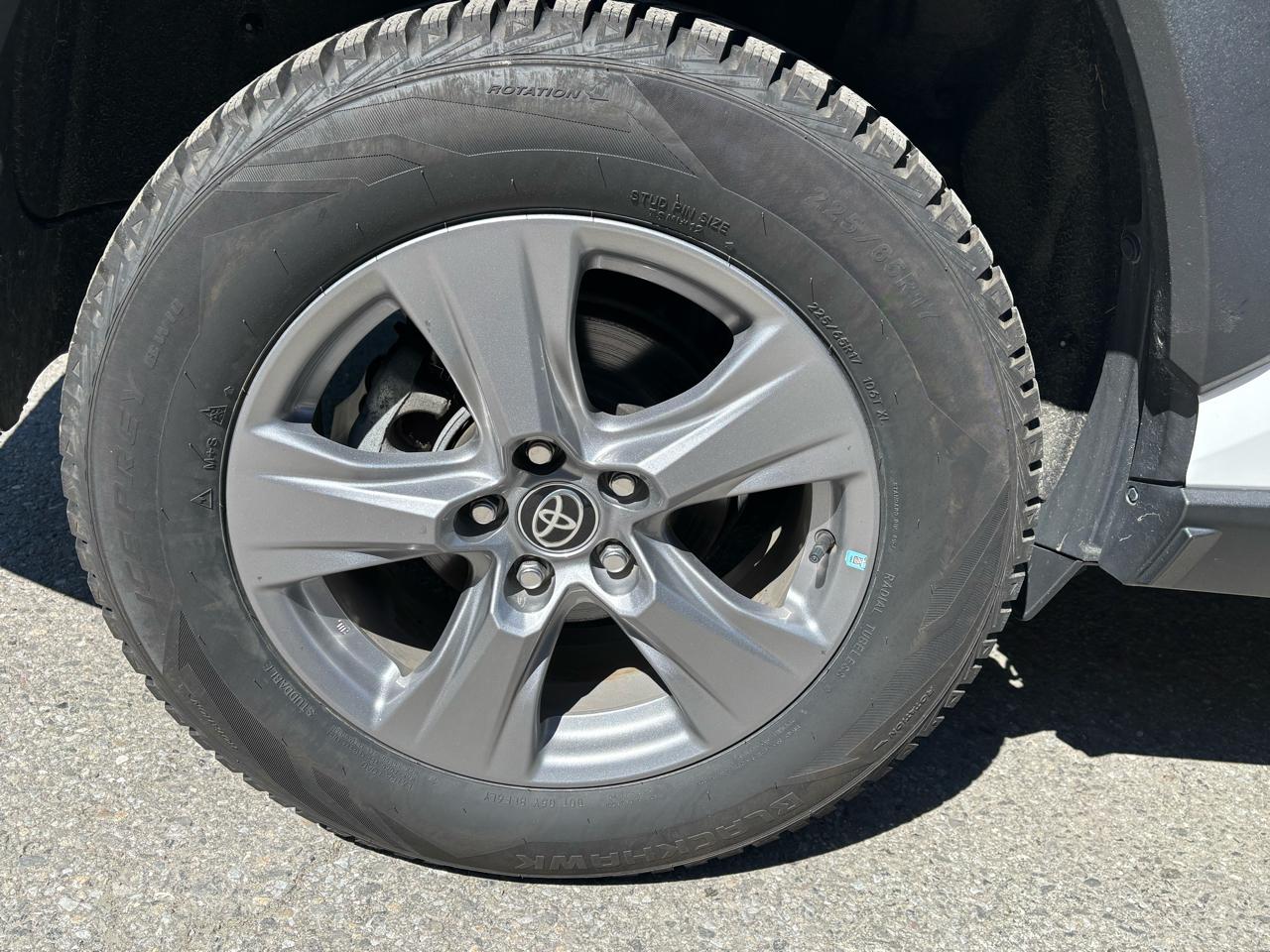 Toyota RAV4 Hybrid XLE 2022