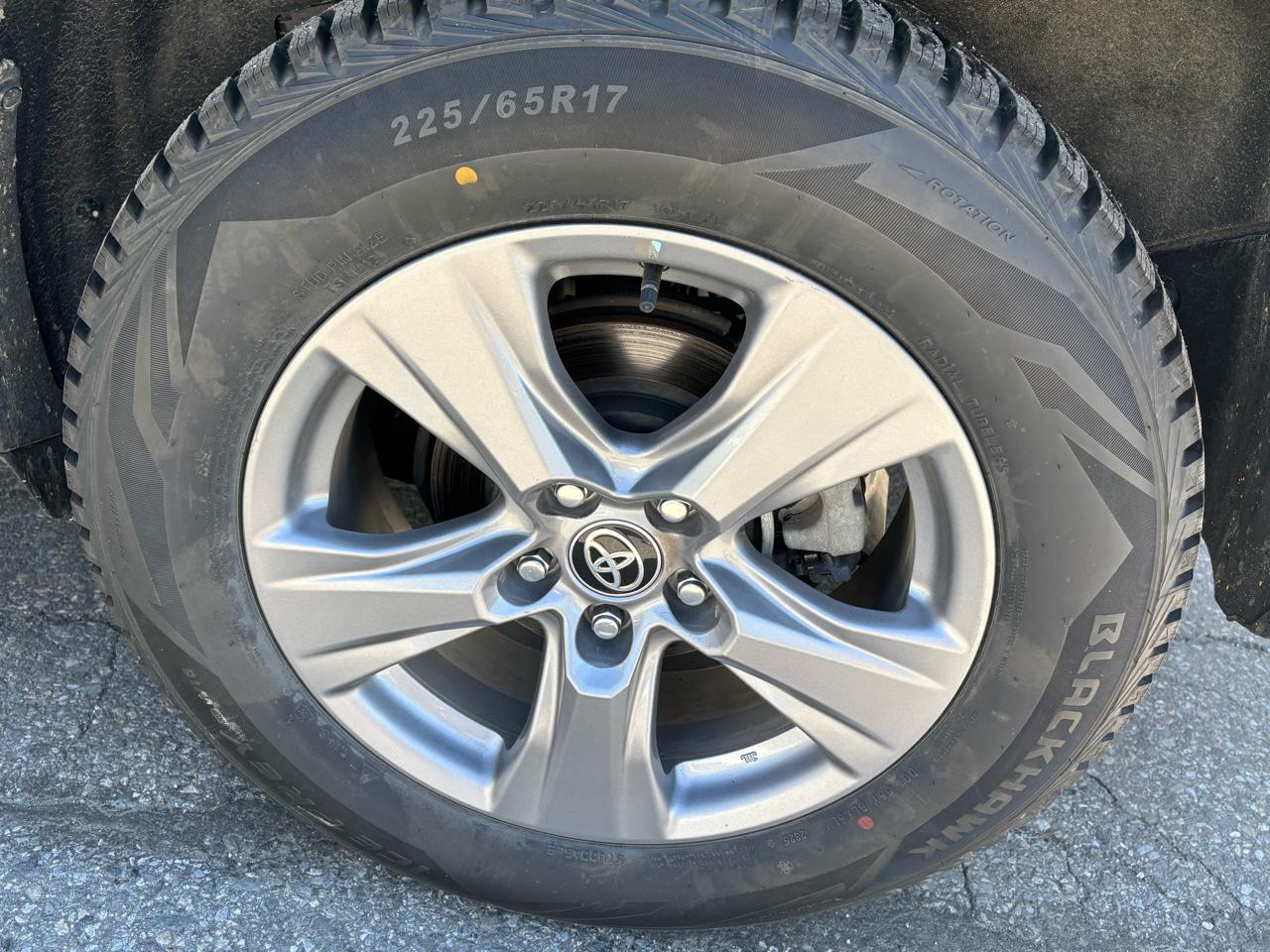Toyota RAV4 Hybrid XLE 2022