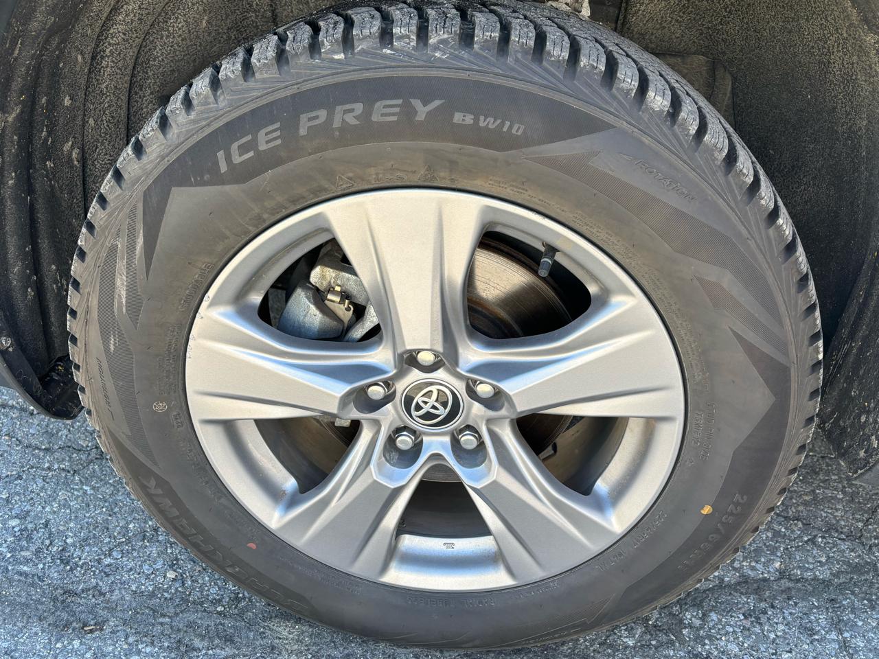 Toyota RAV4 Hybrid XLE 2022