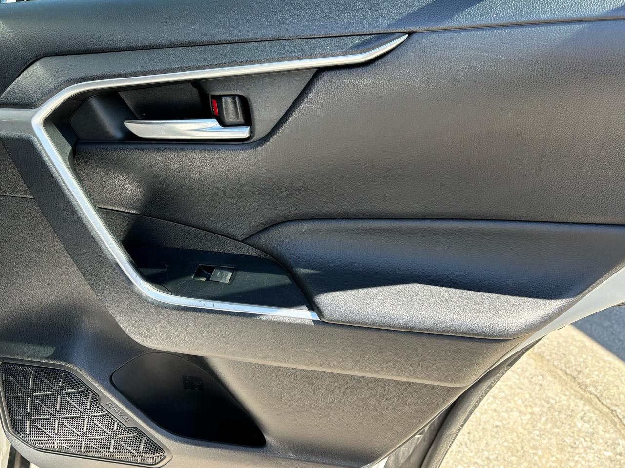 Toyota RAV4 Hybrid XLE 2022