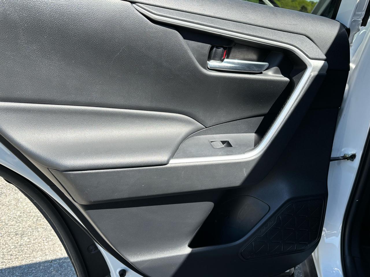 Toyota RAV4 Hybrid XLE 2022
