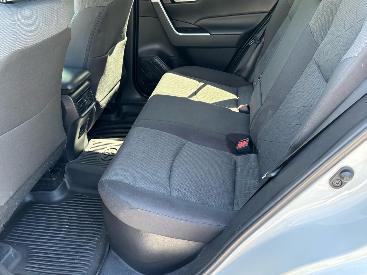 Toyota RAV4 Hybrid XLE 2022