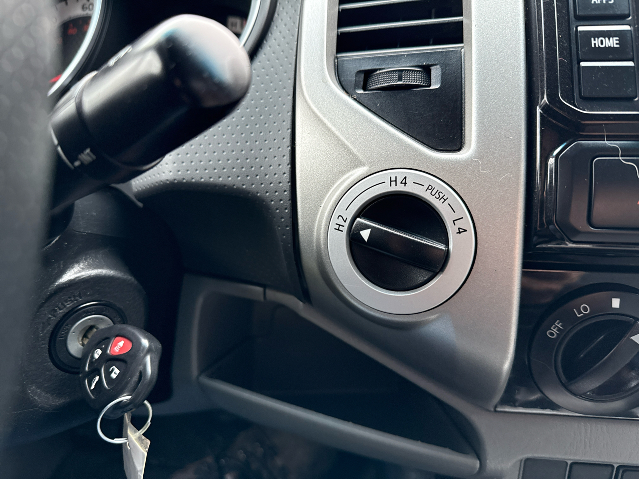 Toyota Tacoma Double Cab V6 6MT 4WD 2015