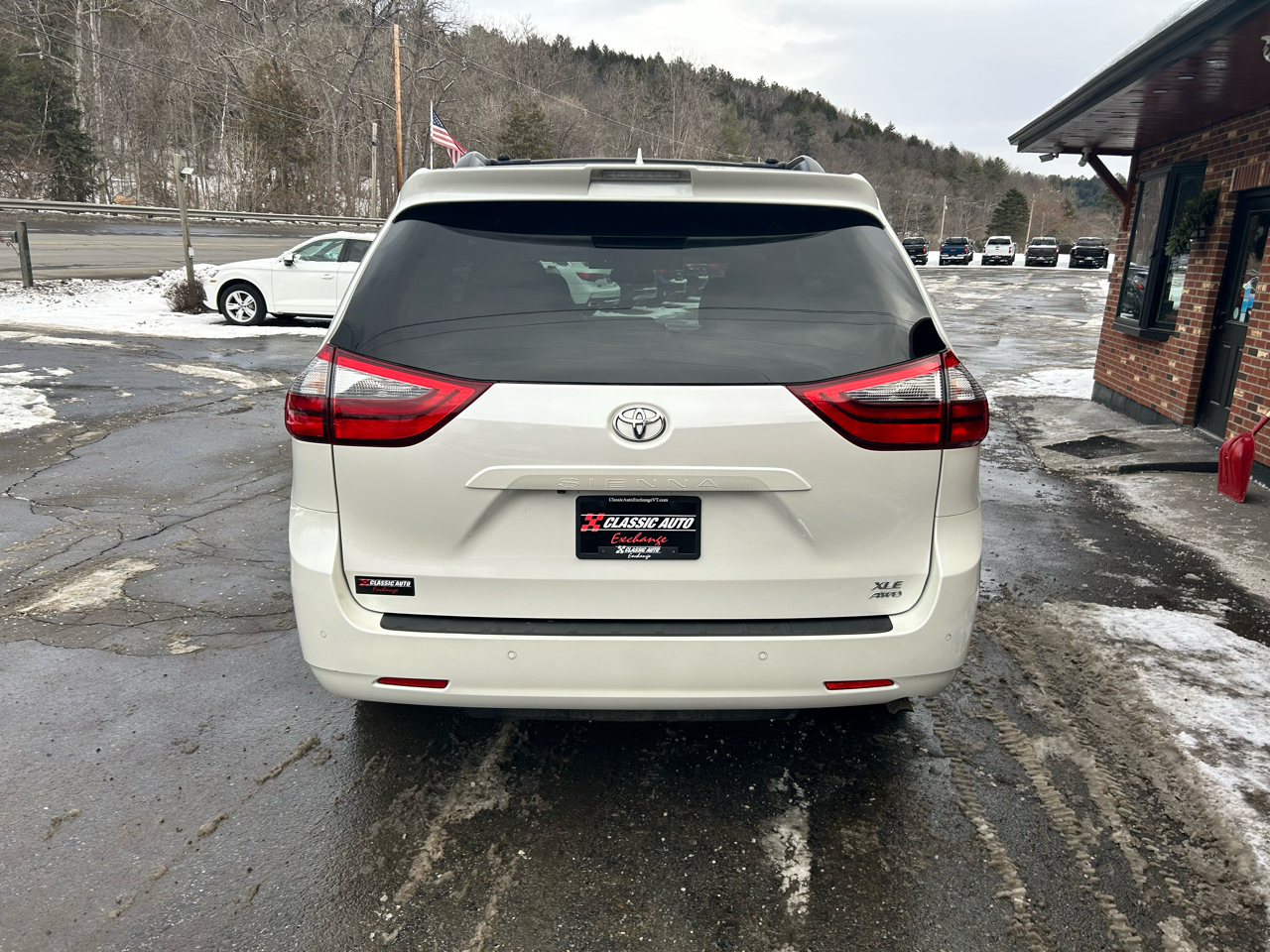Toyota Sienna XLE 7-Passenger AWD 2020