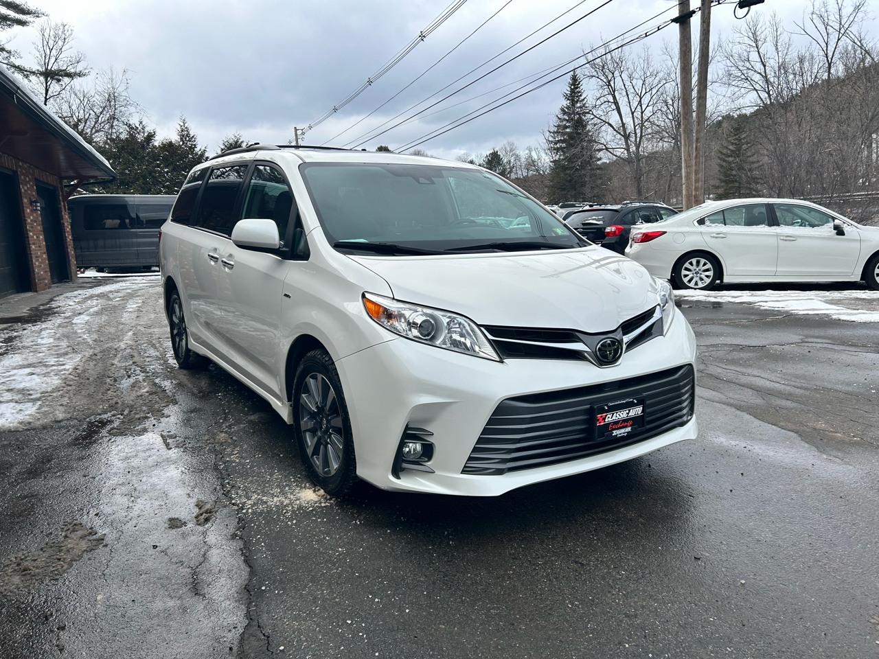 Toyota Sienna XLE 7-Passenger AWD 2020