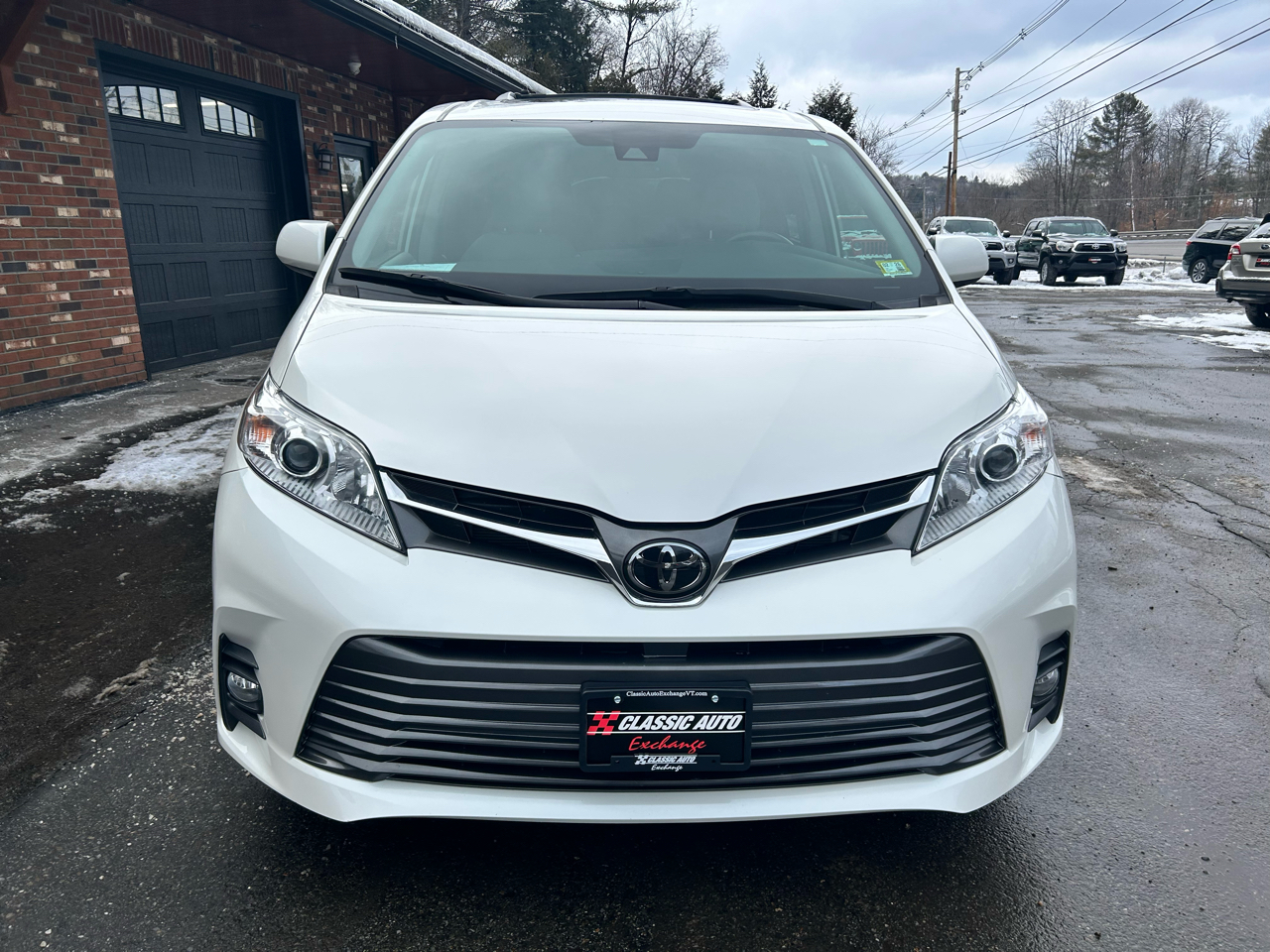 Toyota Sienna XLE 7-Passenger AWD 2020