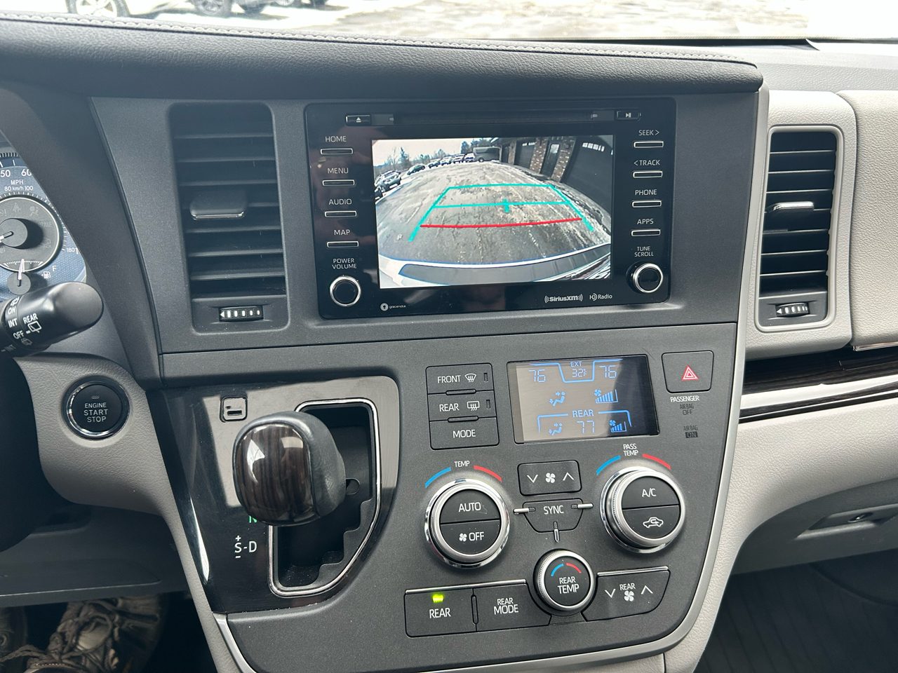 Toyota Sienna XLE 7-Passenger AWD 2020