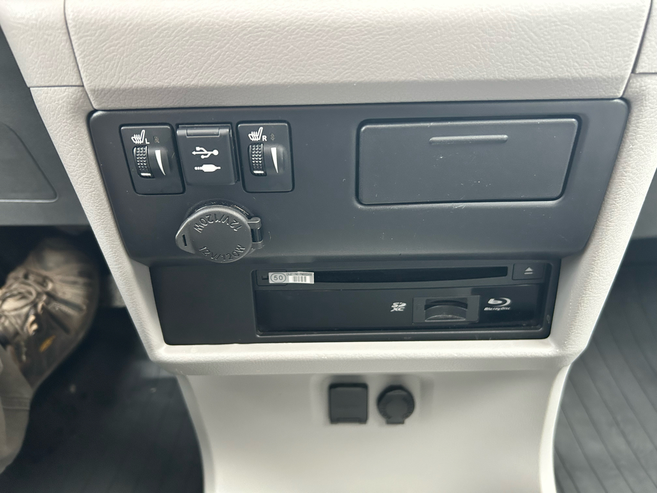 Toyota Sienna XLE 7-Passenger AWD 2020