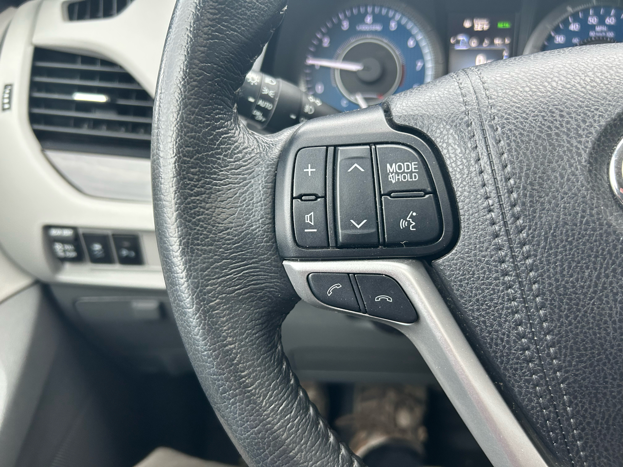 Toyota Sienna XLE 7-Passenger AWD 2020