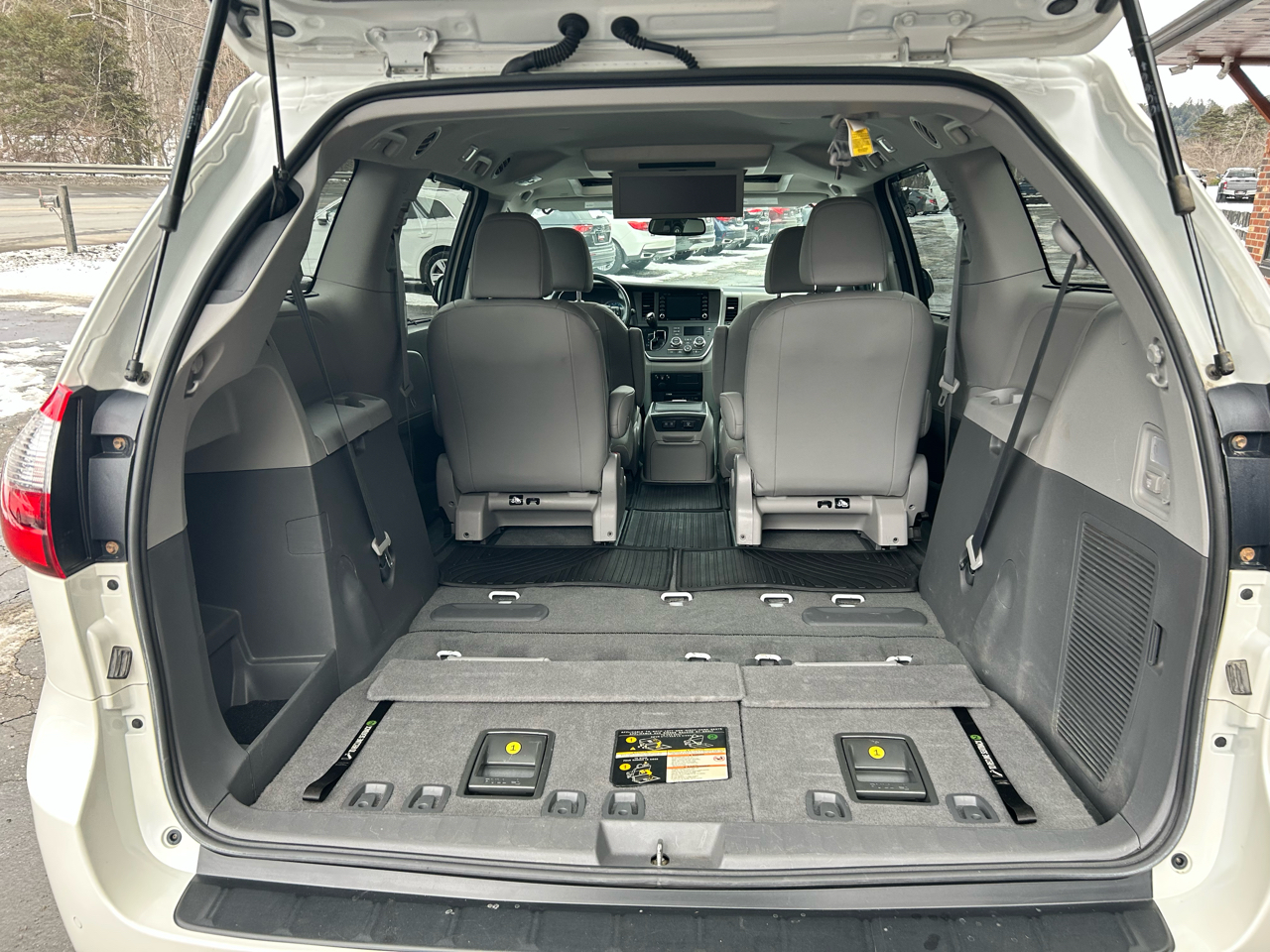 Toyota Sienna XLE 7-Passenger AWD 2020
