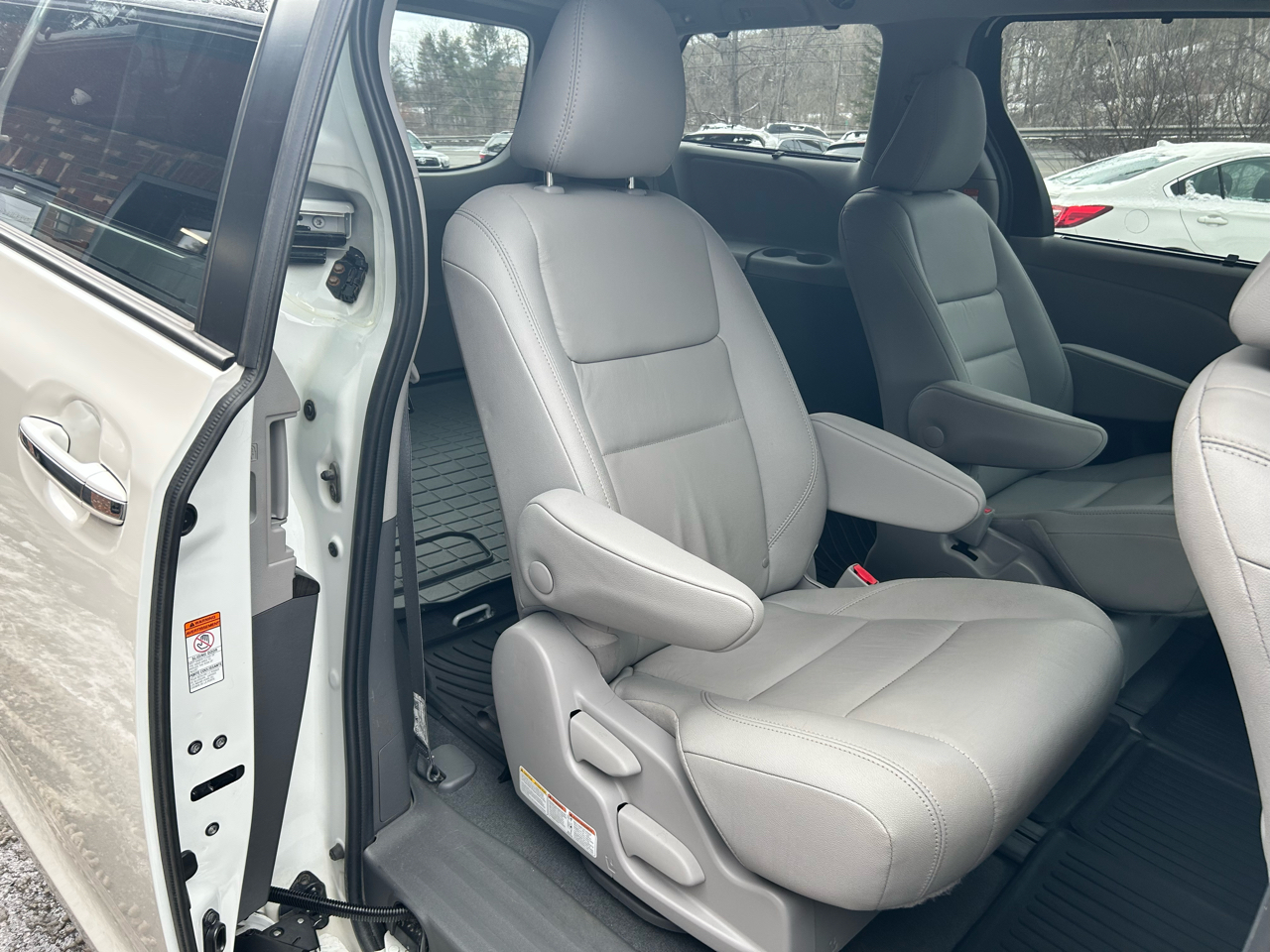 Toyota Sienna XLE 7-Passenger AWD 2020