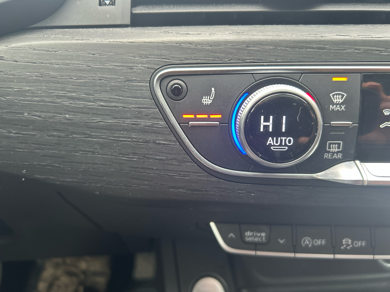 Audi A4 2.0T Premium Plus quattro Sedan 2017