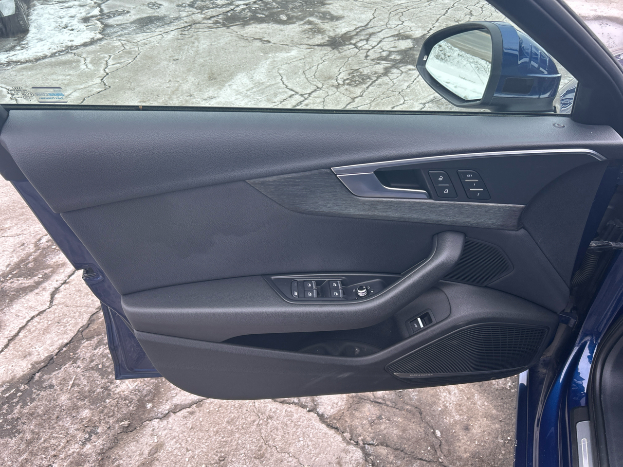 Audi A4 2.0T Premium Plus quattro Sedan 2017