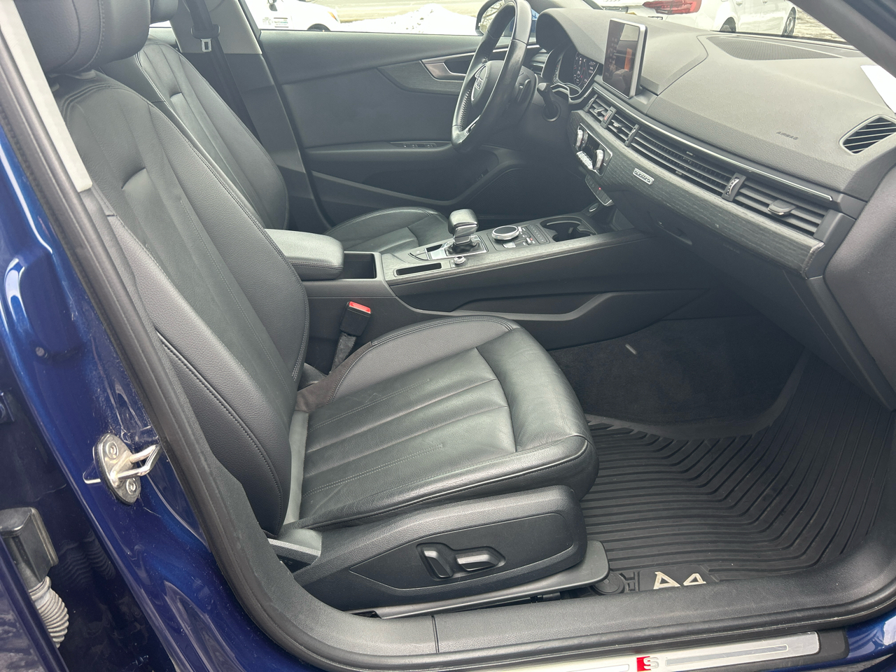 Audi A4 2.0T Premium Plus quattro Sedan 2017