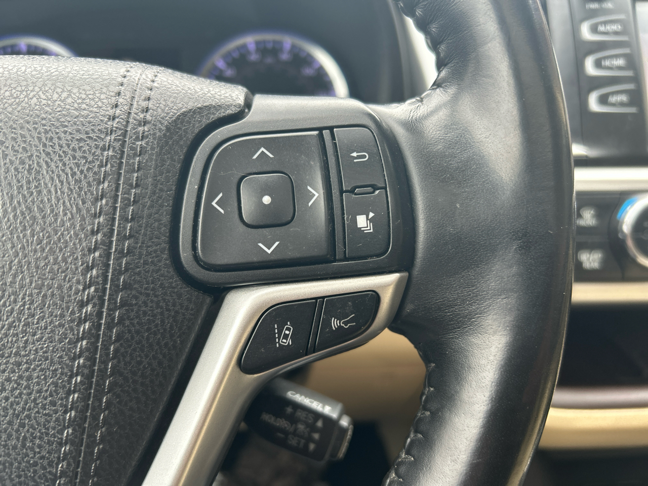 Toyota Highlander XLE AWD V6 2019