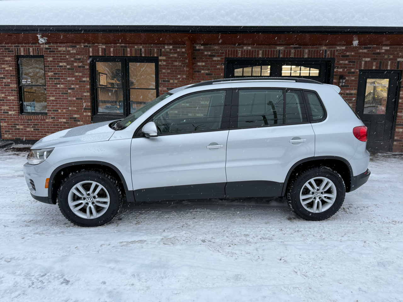 Volkswagen Tiguan S 4Motion AWD 2017